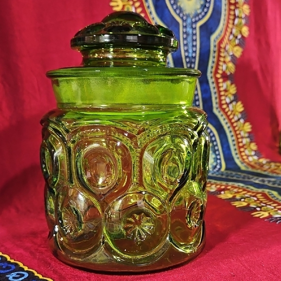 L.E. Smith Other - Vtg LE Smith Glass Moon & Stars Emerald Green Lidded Canister Apothecary Jar